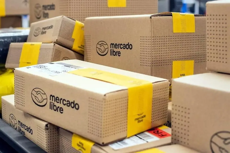Paquetería y compra en línea en un marketplace mexicano